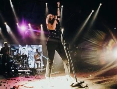 Αποθεώθηκε στη ΔΕΘ η Άννα Βίσση! (βίντεο)